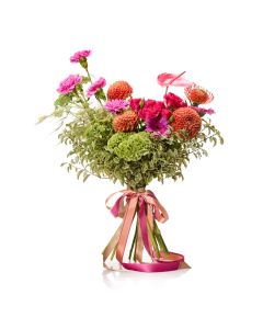 Buchet de flori cu dianthus si anthurium